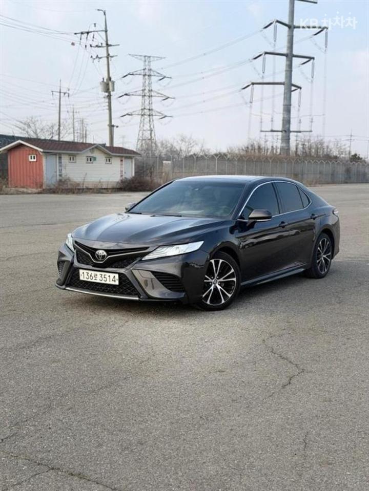 Toyota Camry XV70 2.5 Base Type 3