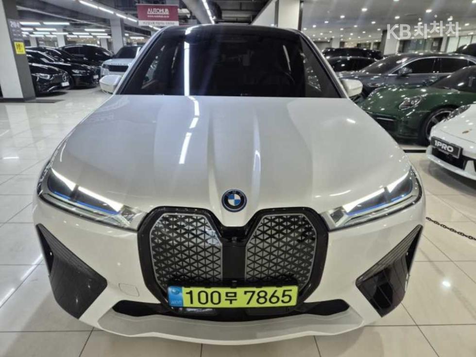 BMW iX(i20)