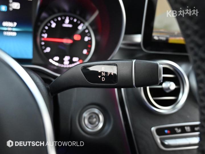 Mercedes-Benz C-Class C220d Avantgarde W205 10