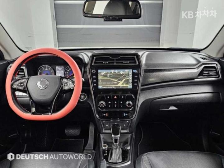 KG Mobility (Ssangyong) Tivoli Gasoline V5 2WD Base Type 8