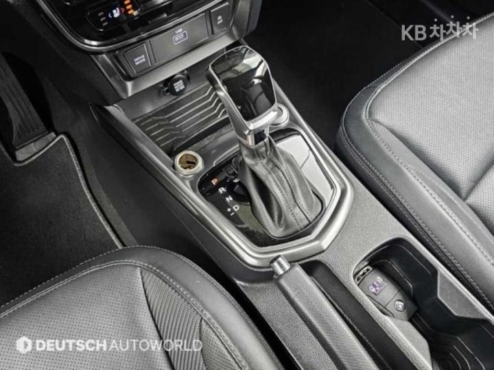 KG Mobility (Ssangyong) Tivoli Gasoline V5 2WD Base Type 10