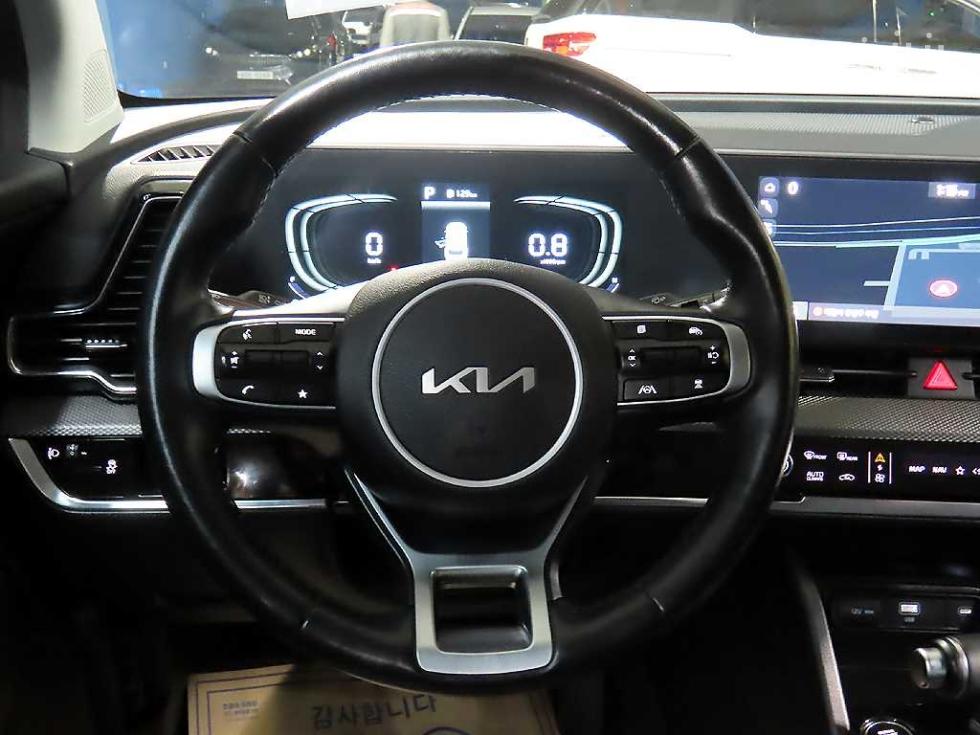2022 - kia sportage