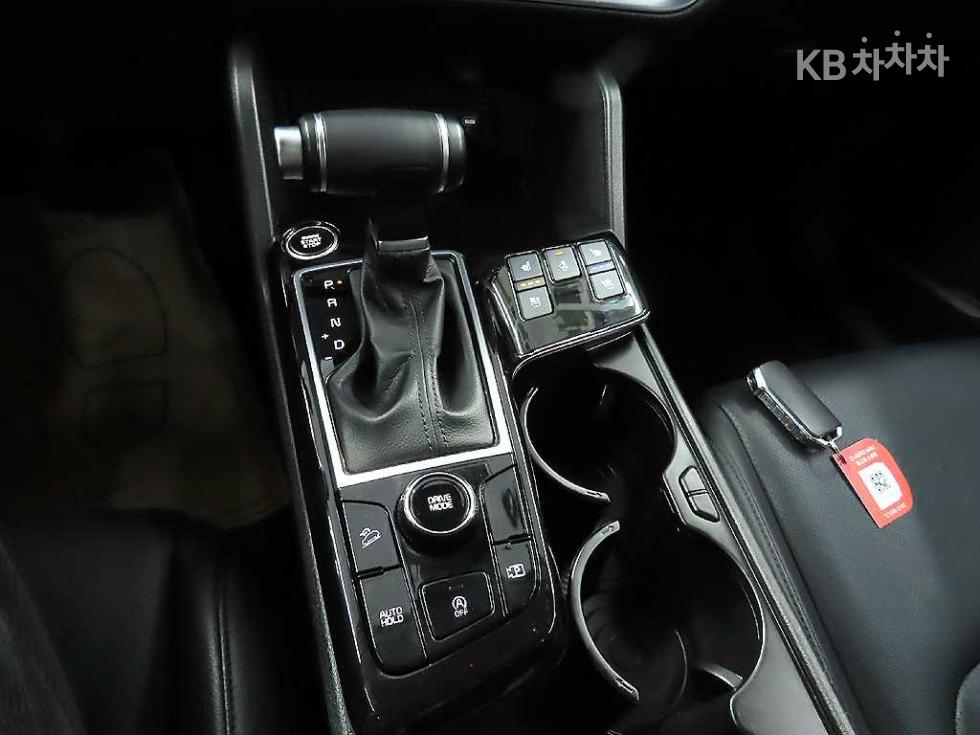 2022 - kia sportage