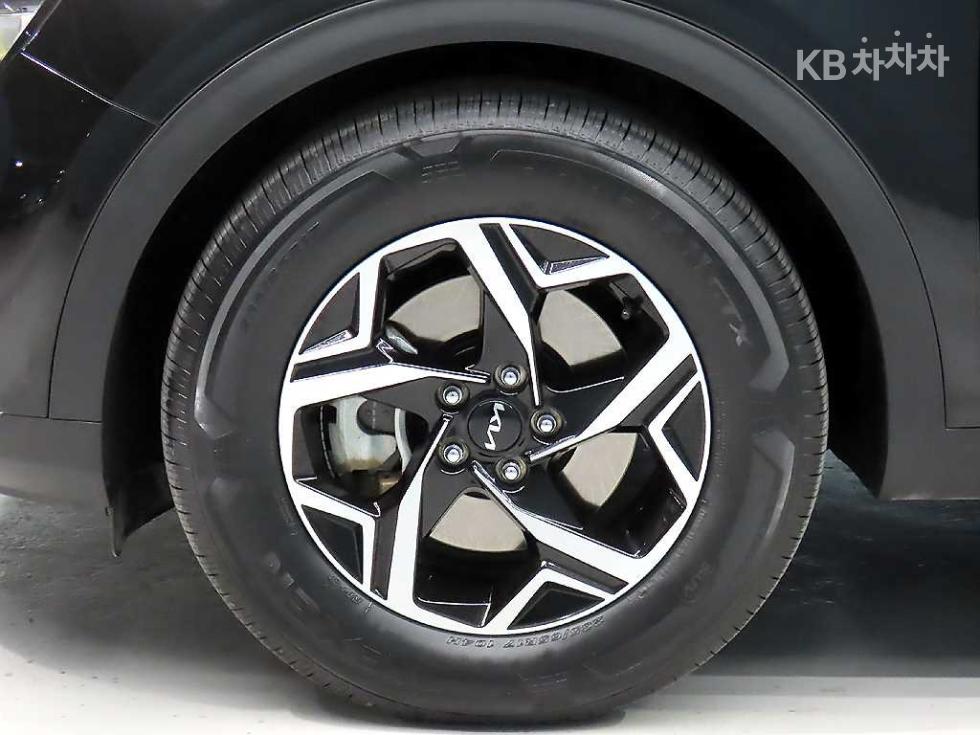 2022 - kia sportage