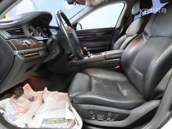 BMW 7 Series New 750Li Base Type 7
