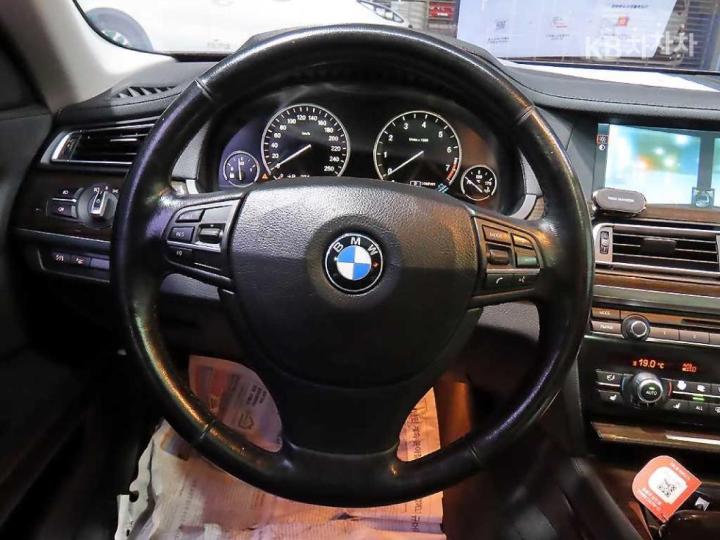 BMW 7 Series New 750Li Base Type 9