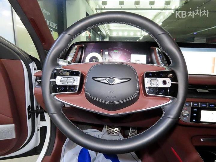 Genesis G90 RS4 3.5T AWD Base Type 9