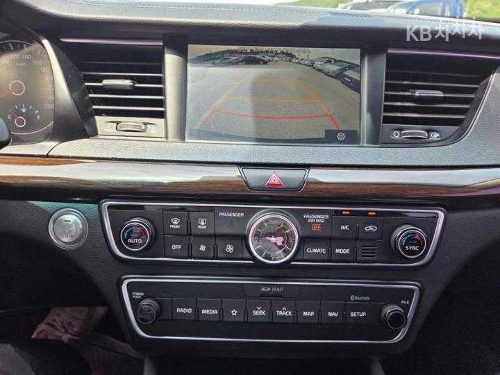 Kia K7 3.0 LPi Luxury 8