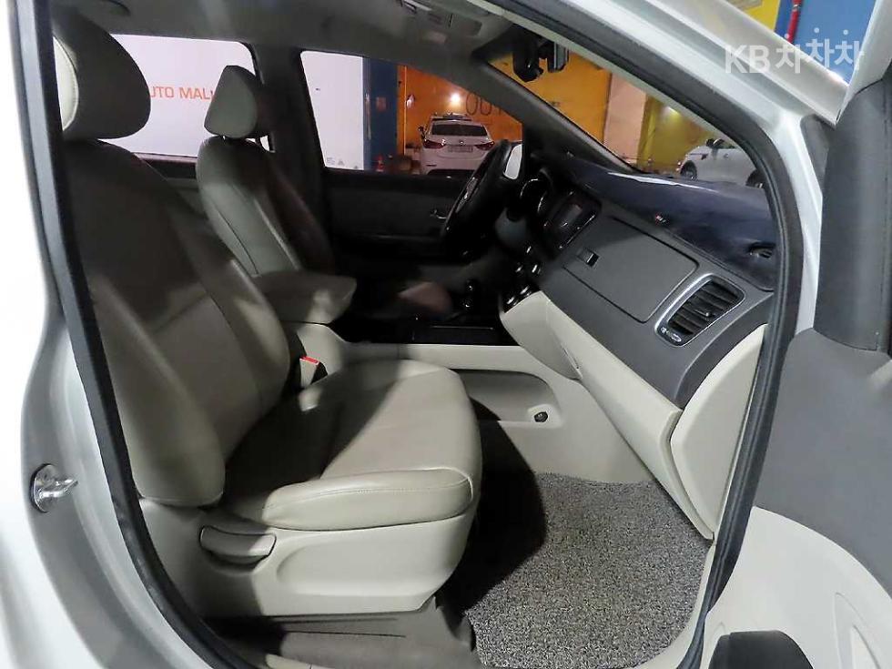 2016 - kia carnival