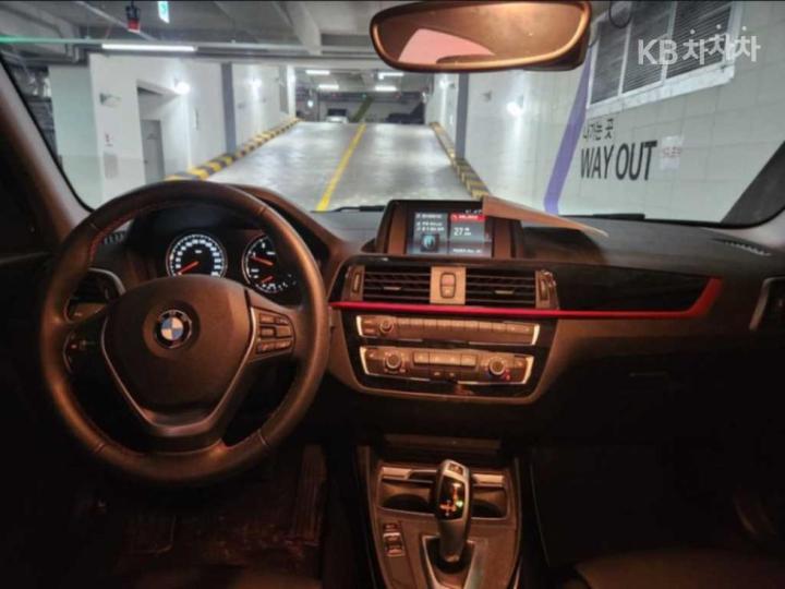 BMW 1 Series New 118d Sport Base Type 8