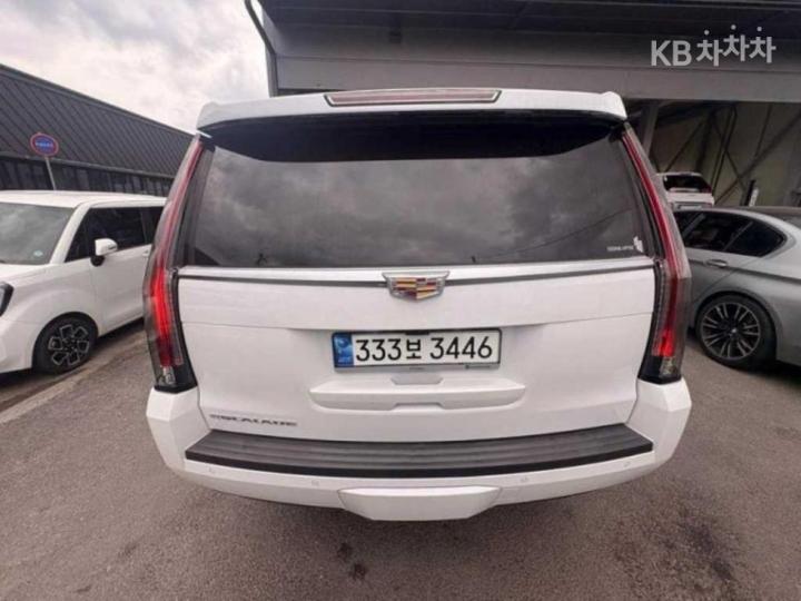 Cadillac Escalade 6.2 V8 4