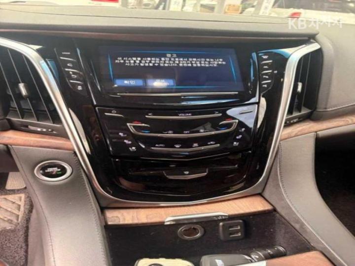 Cadillac Escalade 6.2 V8 7
