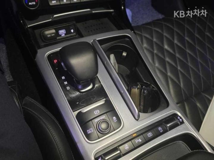 Kia Stinger Meister 2.5 Gasoline Turbo 2WD Masters 10