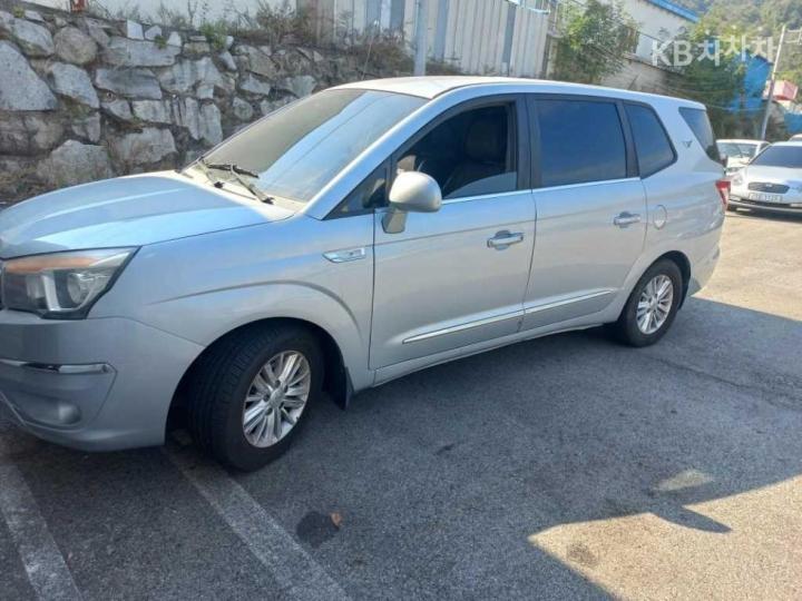 KG Mobility (Ssangyong) Korando Turismo 2WD Extreme 3