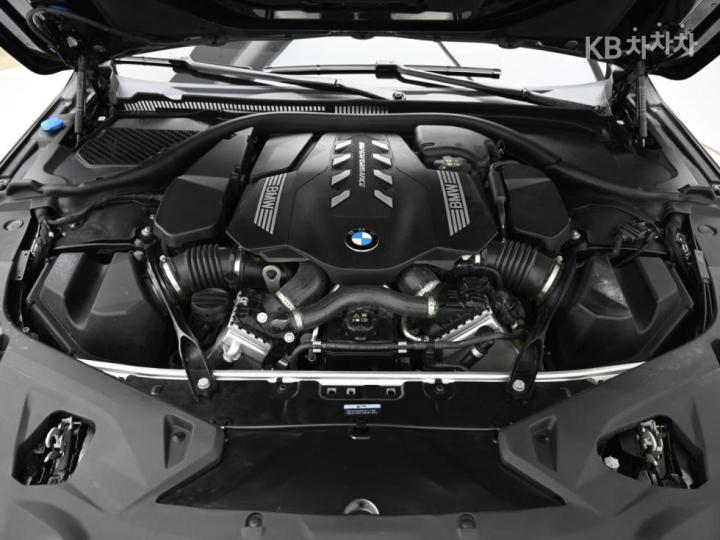 BMW 8 Series G15 M850i xDrive Coupe Base Type 7