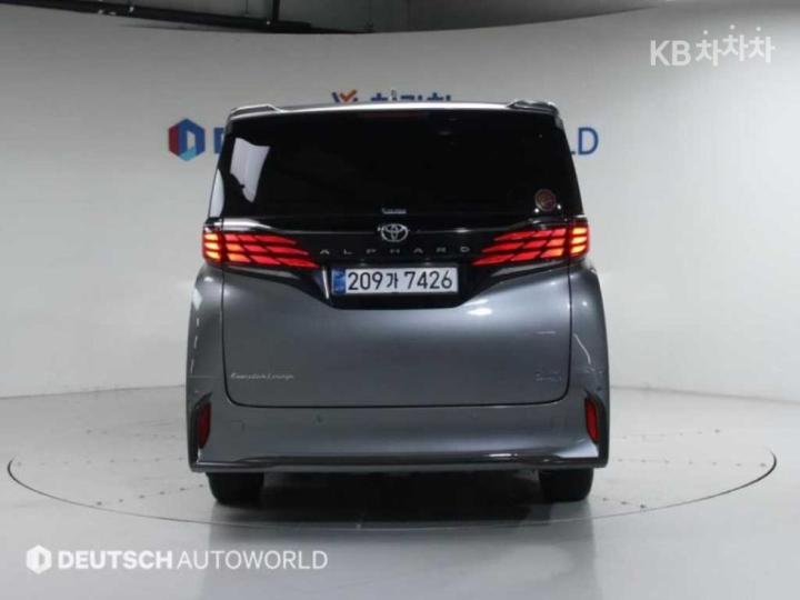 Toyota Alphard AH30 2.5 HEV AWD Base Type 5
