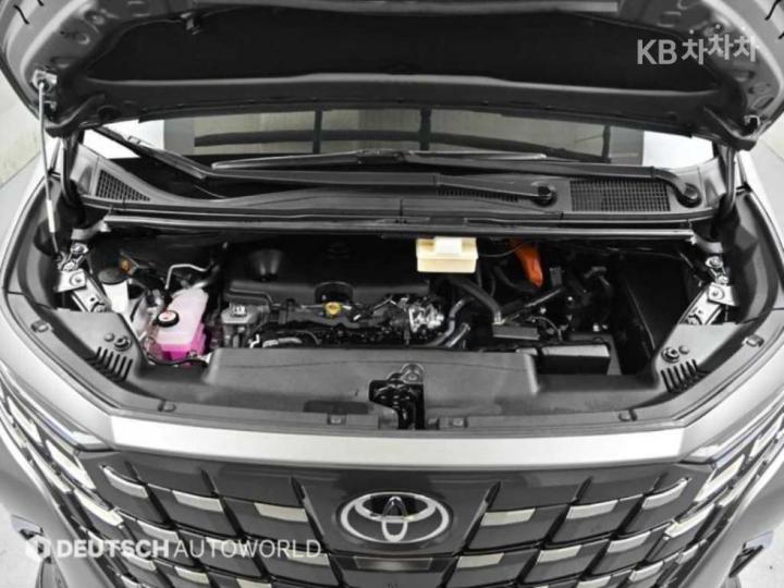 Toyota Alphard AH30 2.5 HEV AWD Base Type 7