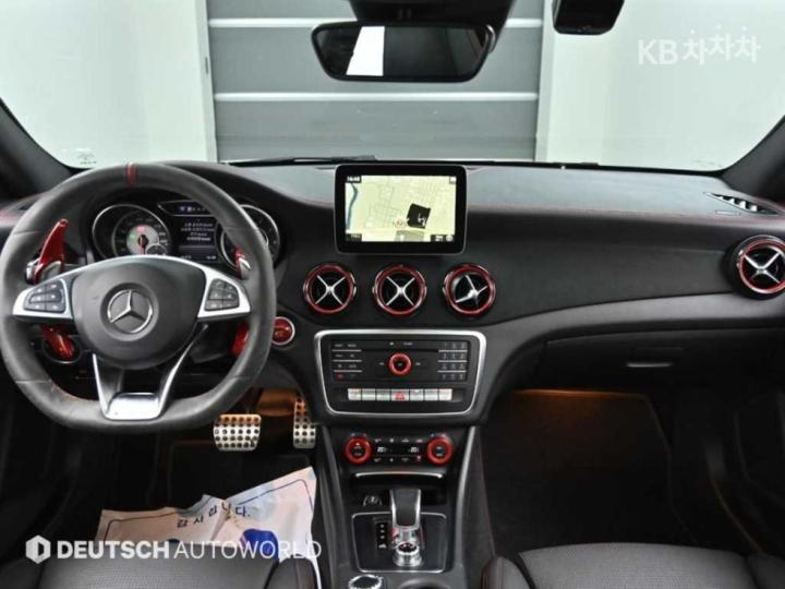 Mercedes-Benz CLA-Class CLA45AMG 4Matic C117 8