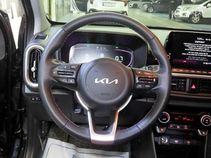 Kia Morning JA 1.0 Gasoline Prestige 9