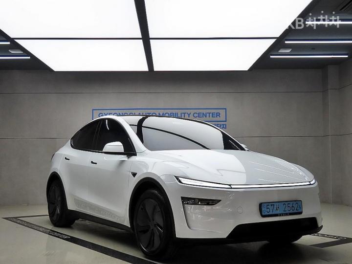 Tesla Model Y Long Range