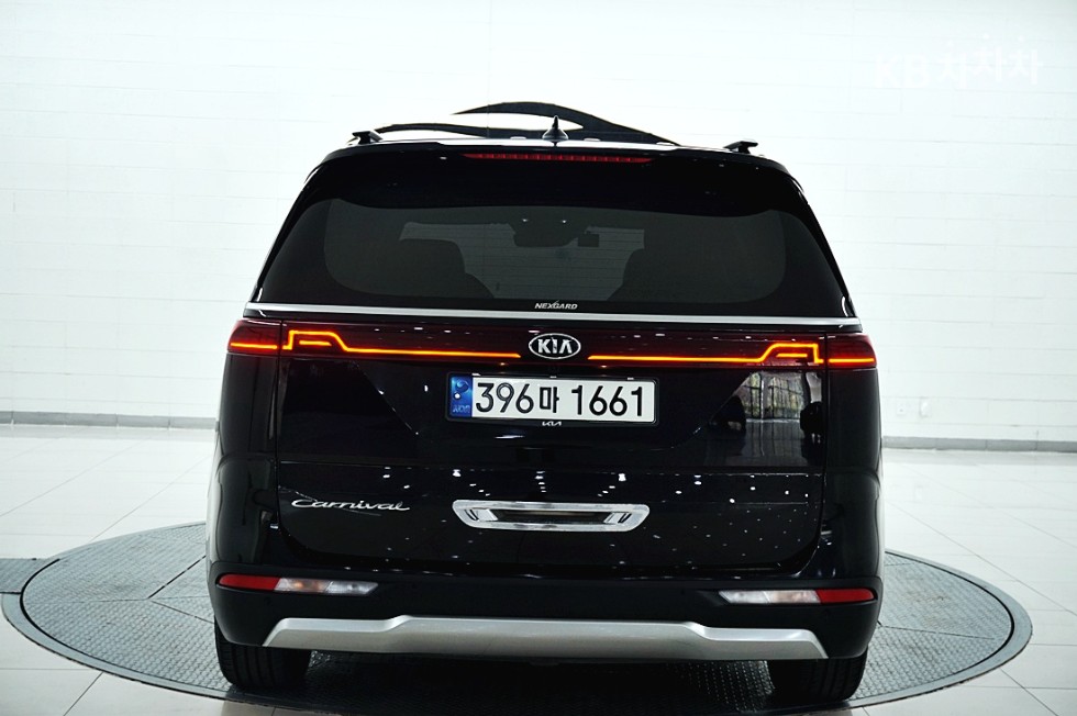 2021 - kia carnival
