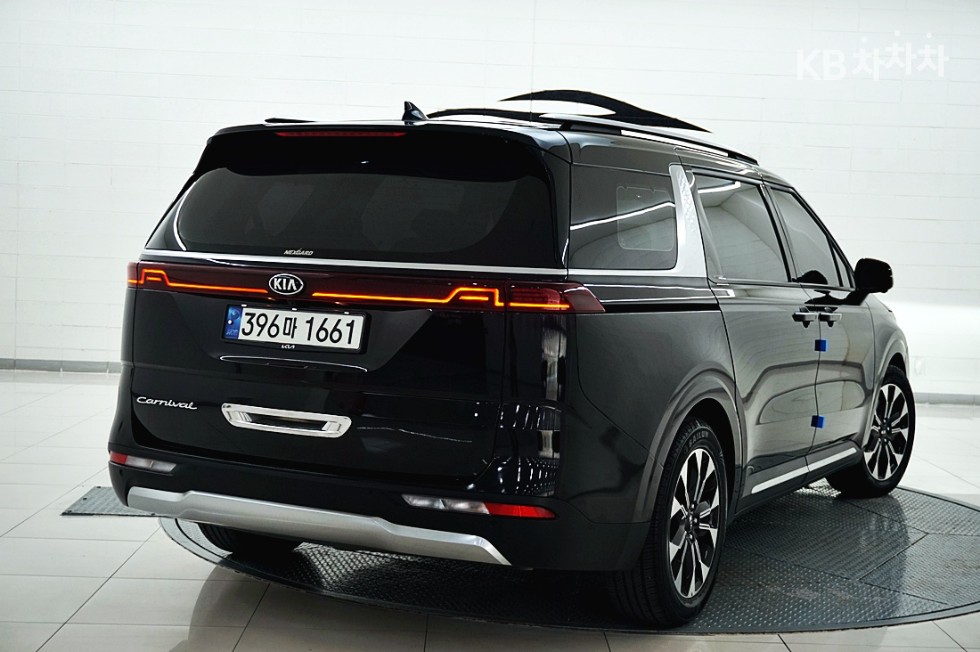 2021 - kia carnival