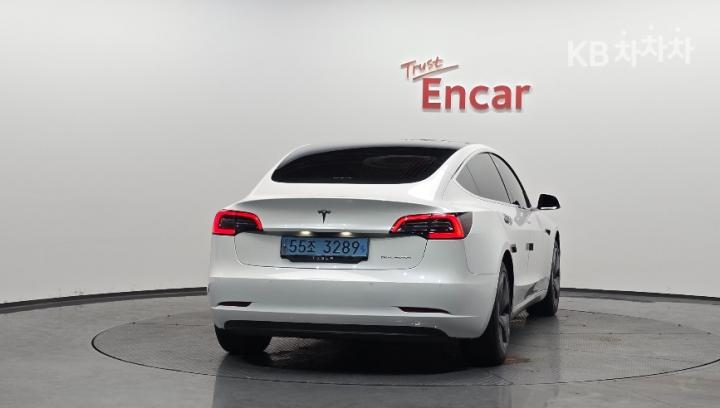 Tesla Model 3 Long Range 5