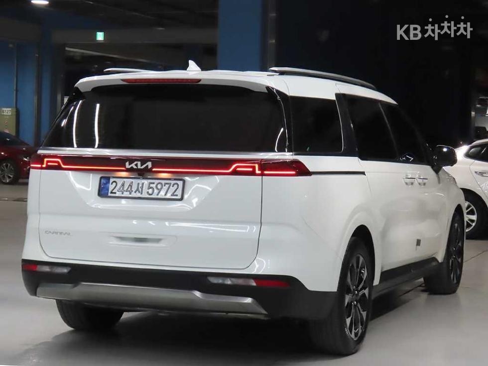 2023 - kia carnival