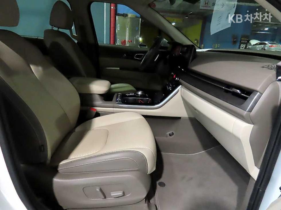 2023 - kia carnival