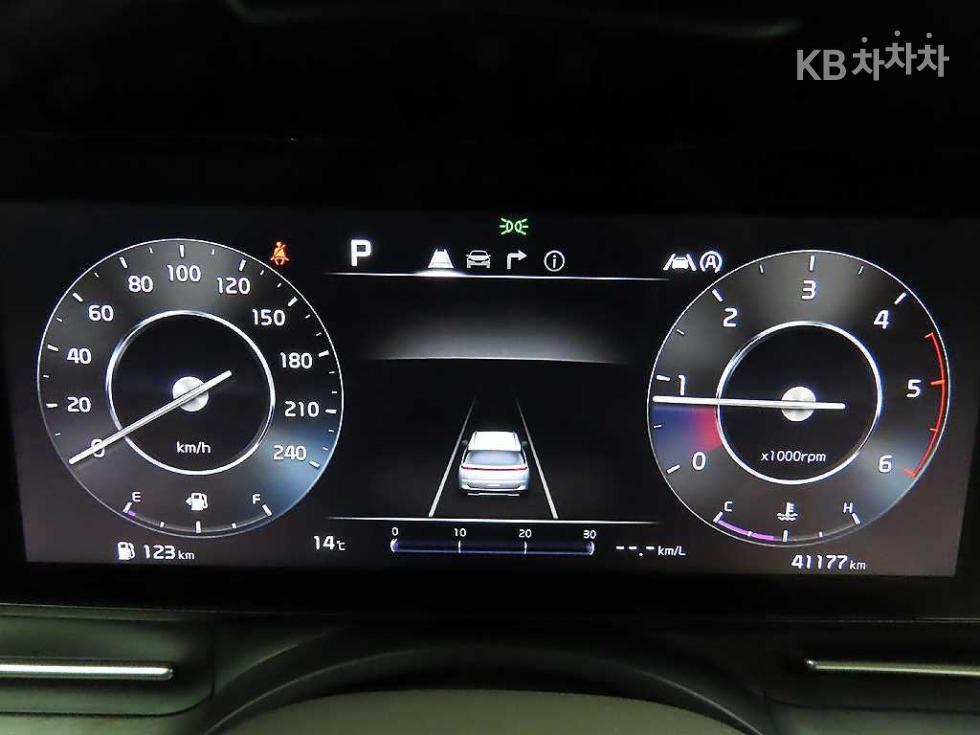 2023 - kia carnival