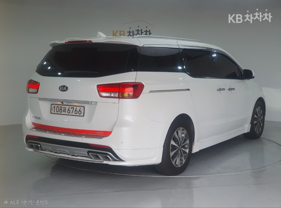 Kia Carnival — miniaturë 4