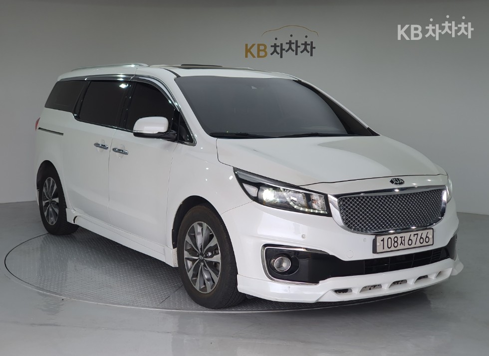 Kia Carnival — miniaturë 5