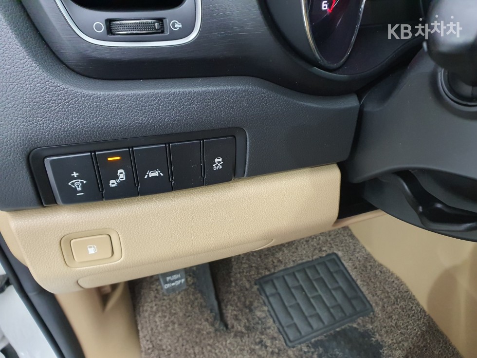 Kia Carnival — miniaturë 14