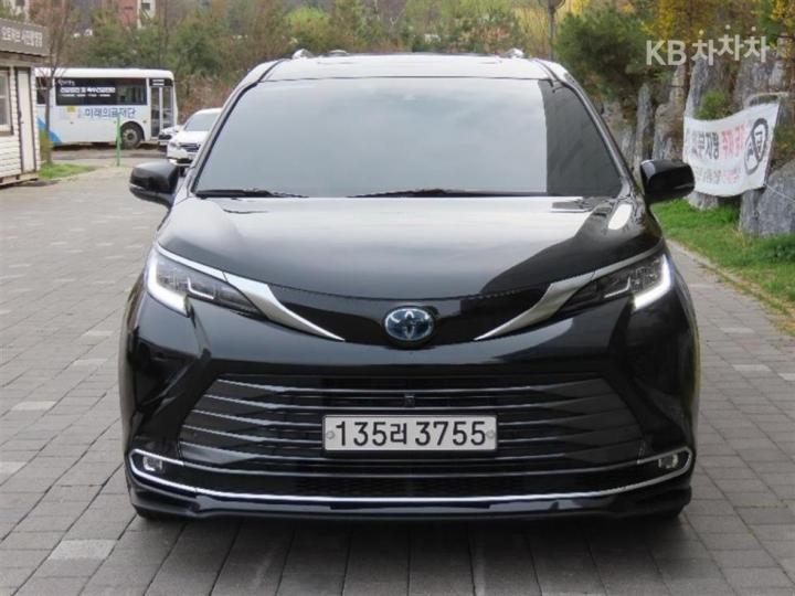 Toyota Sienna 2.5 Hybrid 2WD 2