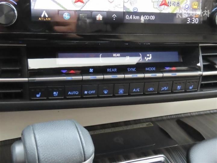 Toyota Sienna 2.5 Hybrid 2WD 8