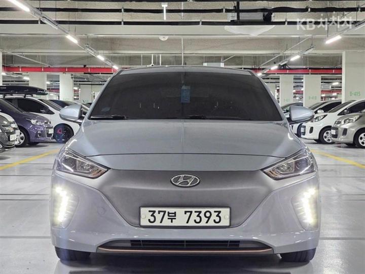 Hyundai IONIQ Electric N 3