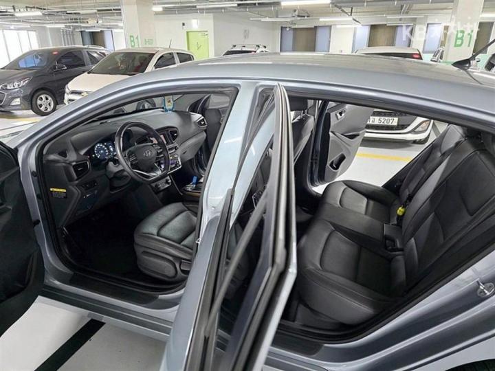 Hyundai IONIQ Electric N 8