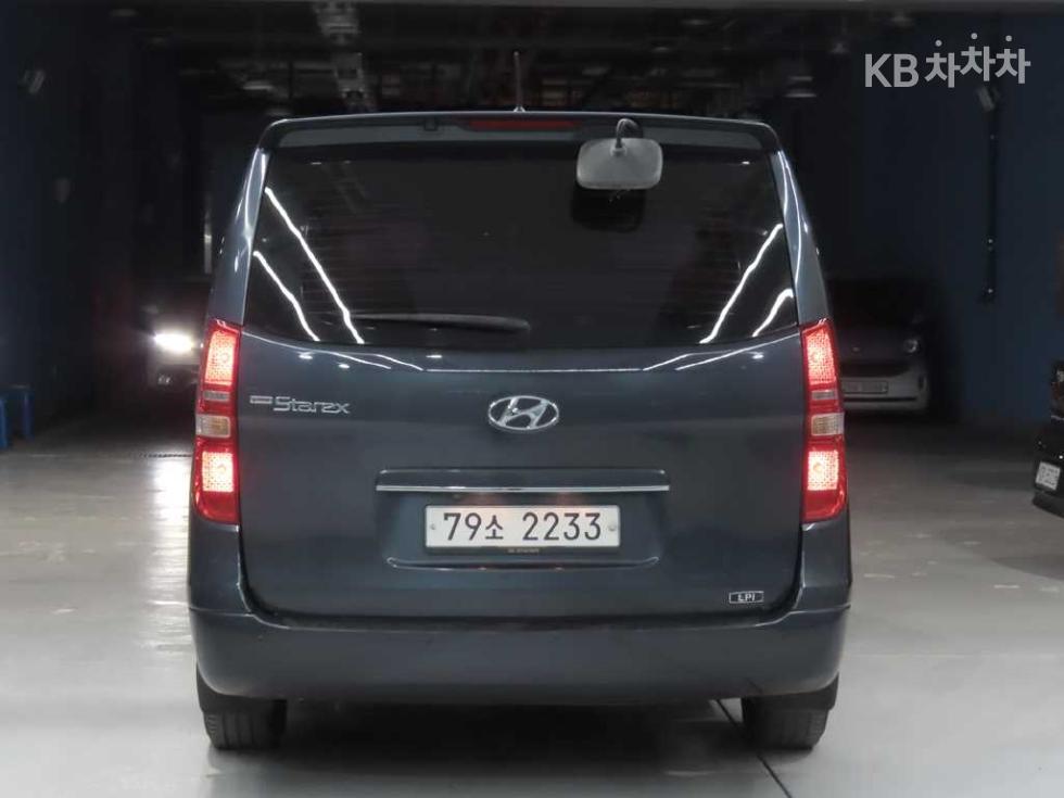 Hyundai Starex — miniaturë 3