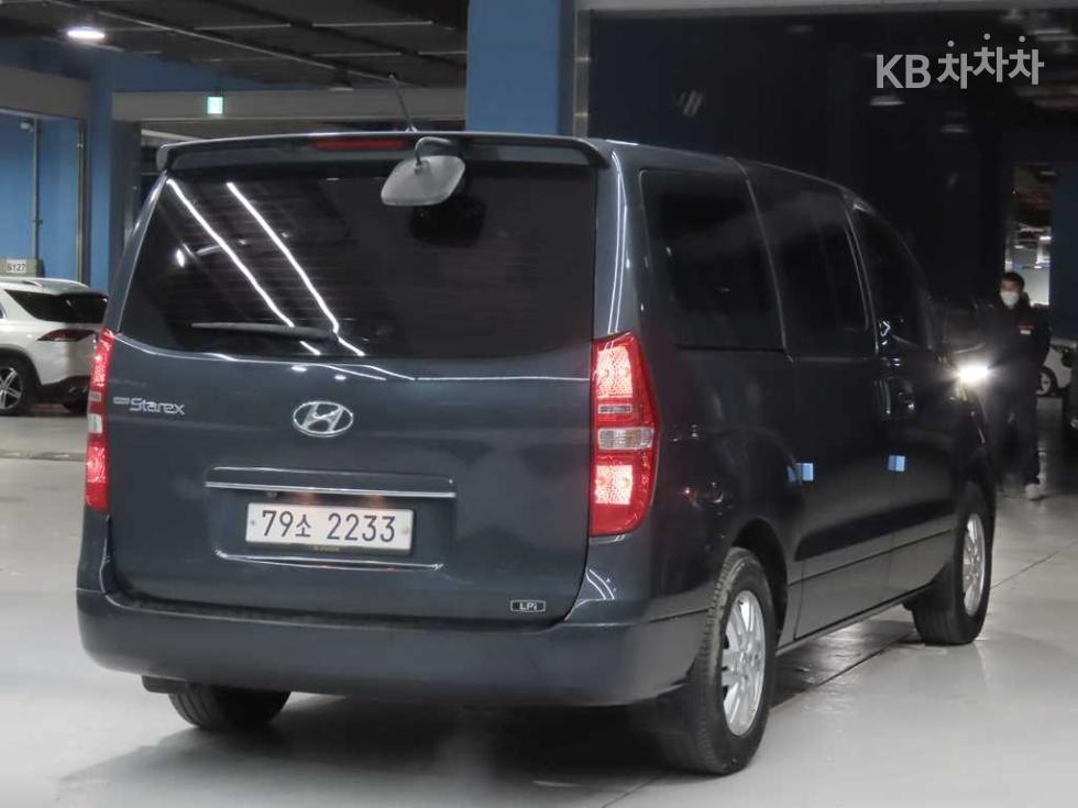 Hyundai Starex — miniaturë 4