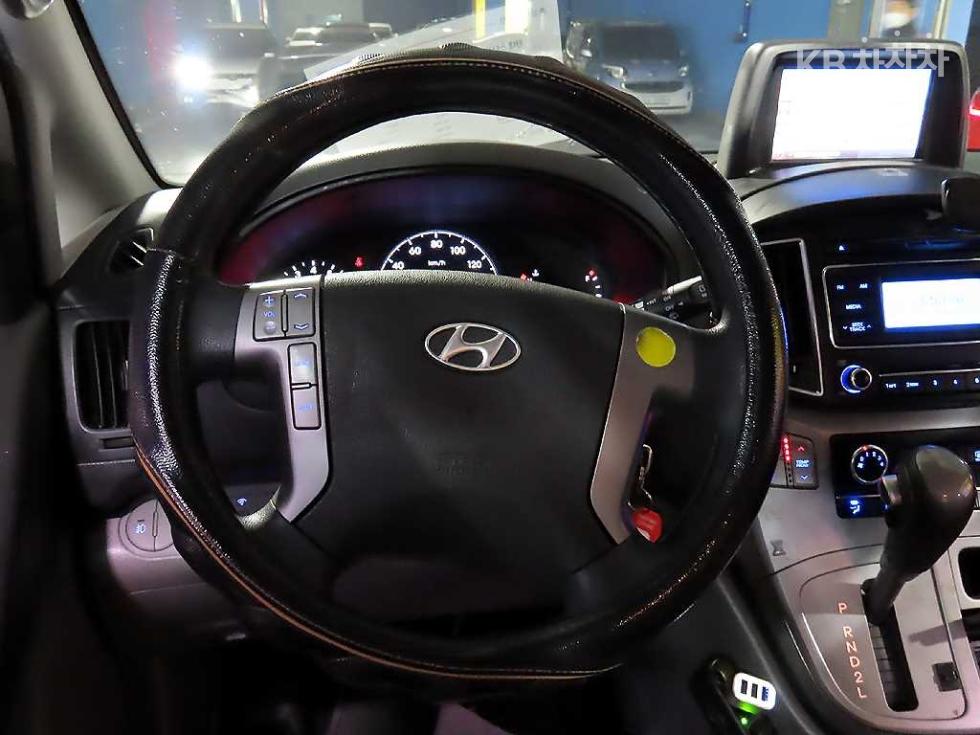 Hyundai Starex — miniaturë 10
