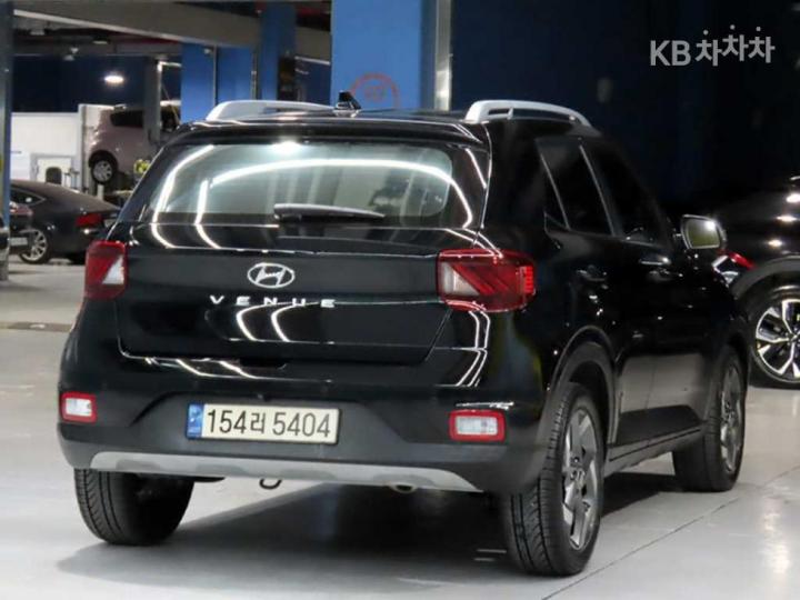 Hyundai Venue Gasoline 1.6 Modern 5