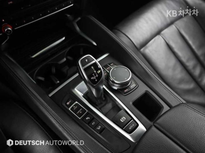 BMW X6 F16 xDrive 30d Base Type 10