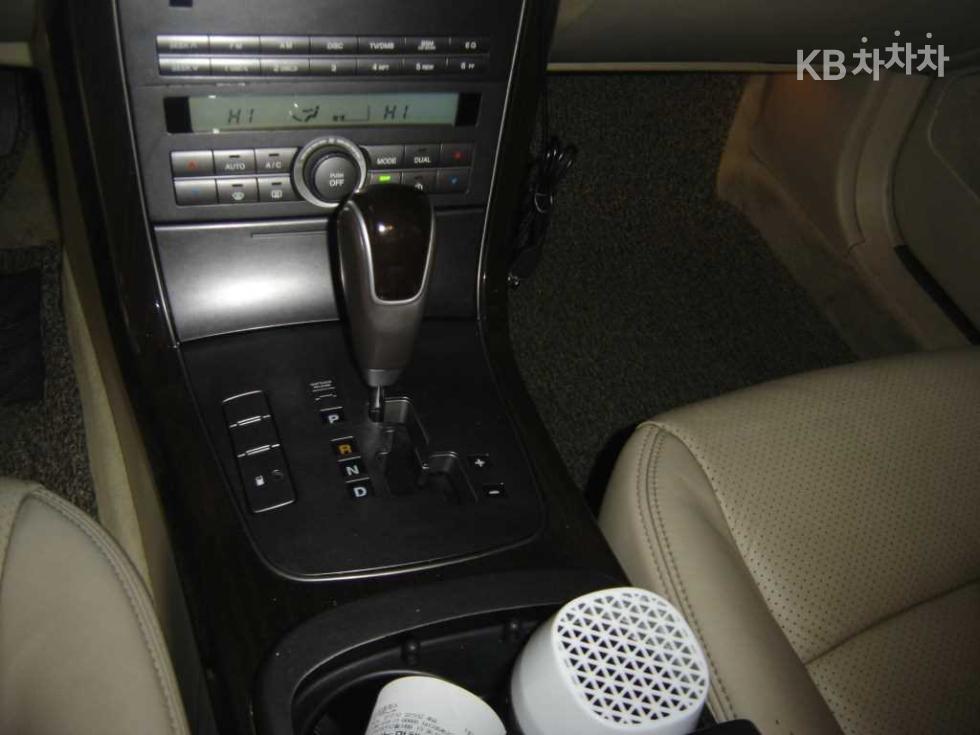 Kia Opirus — miniaturë 10