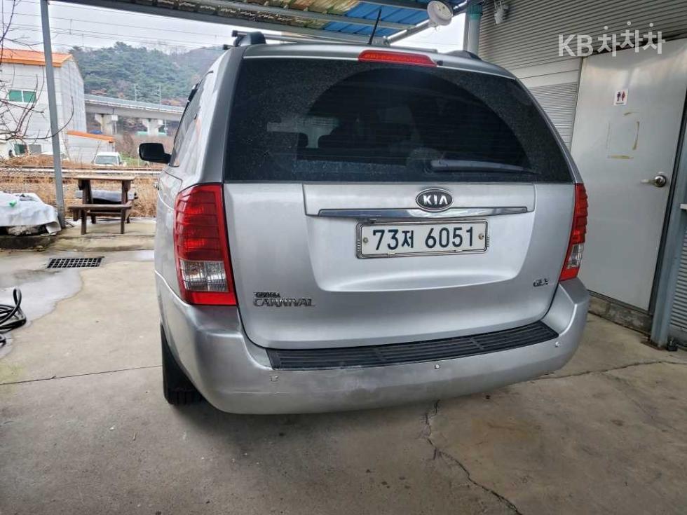 2012 - kia carnival