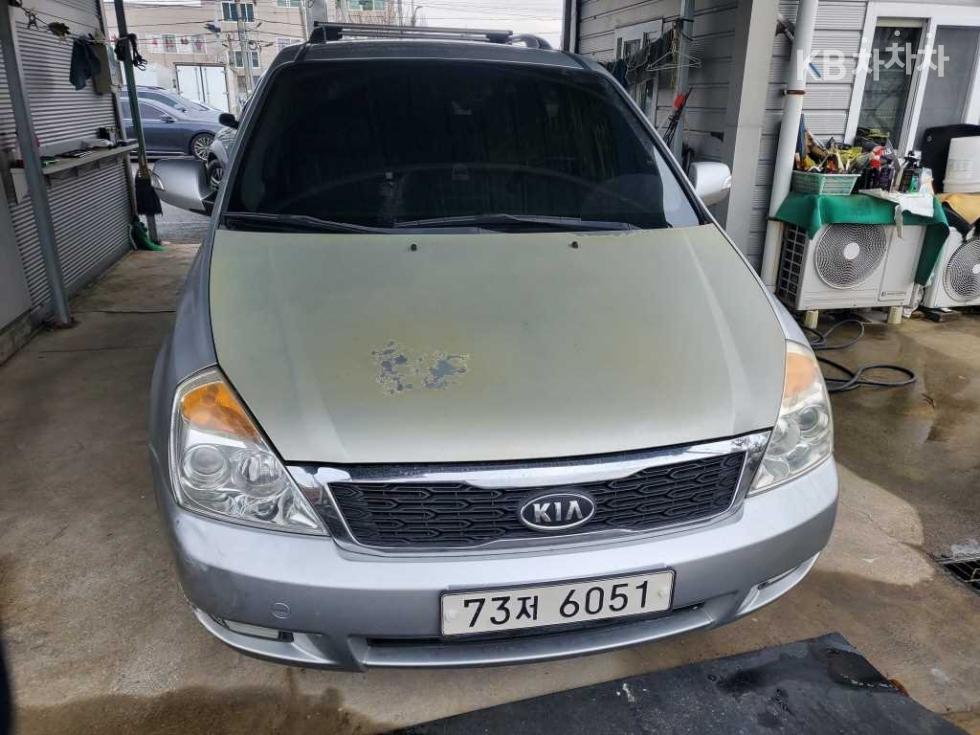 2012 - kia carnival