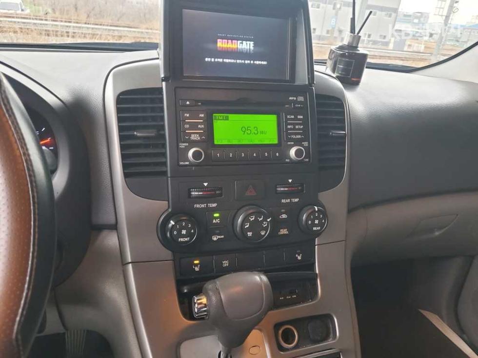 2012 - kia carnival