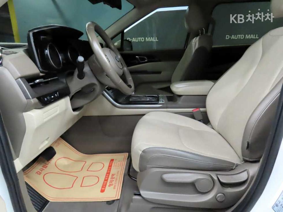 2021 - kia carnival