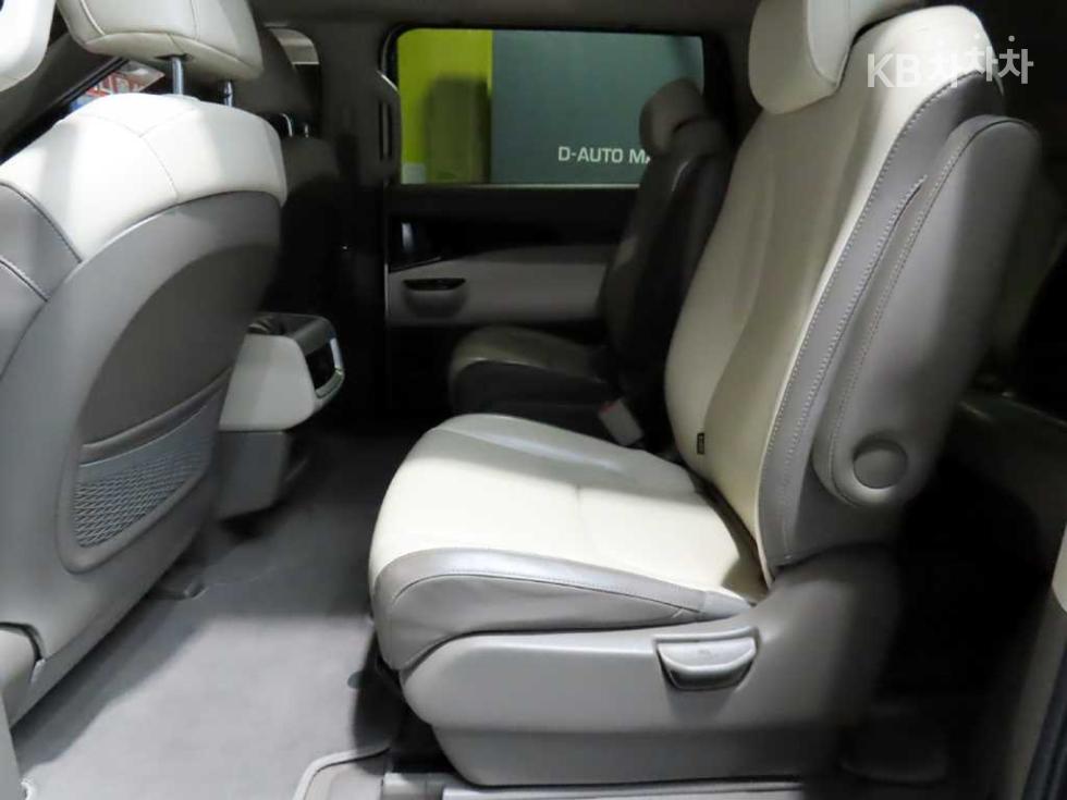 2021 - kia carnival