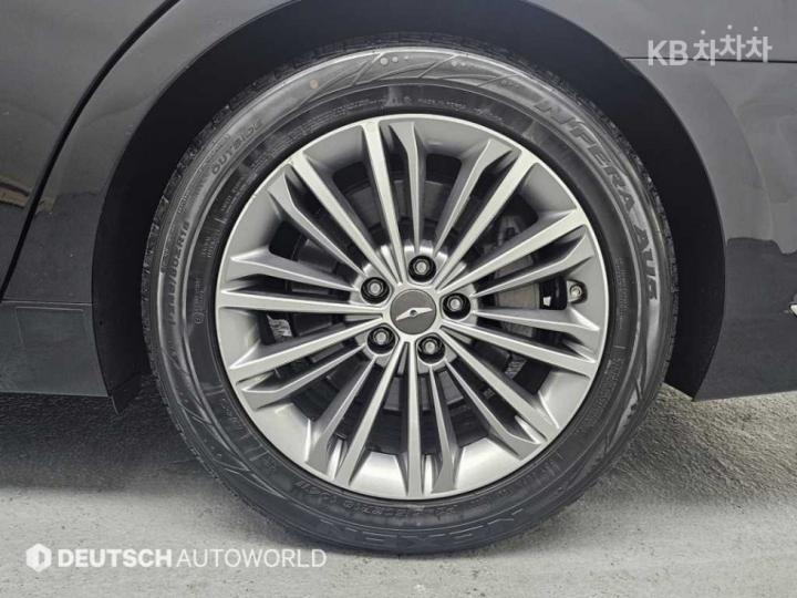 Genesis EQ900 3.8 GDI AWD Premium Luxury 6