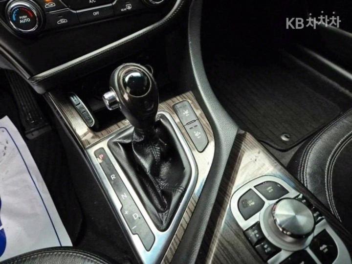 Kia K5 2.0 LPI Prestige 9